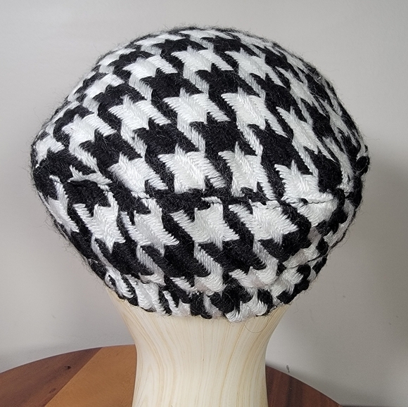 Time And Tru Black and White Houndstooth Bewsboy Cap Womens One Size - Picture 6 of 14